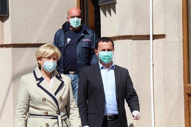 У Требињу пет нових, у Невесињу медицинска сестра заражена короном